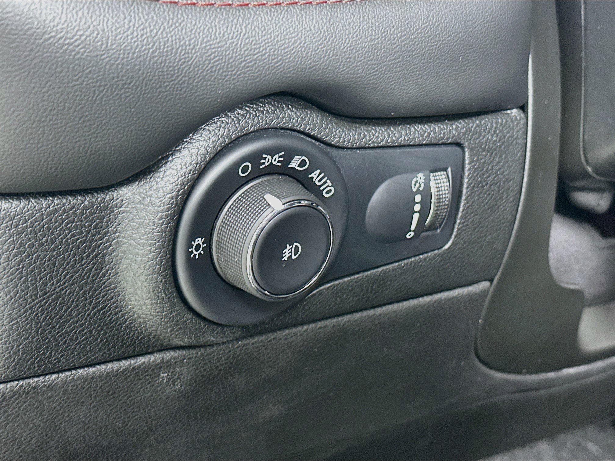 Used 2023 Dodge Durango R/T RWD image 10