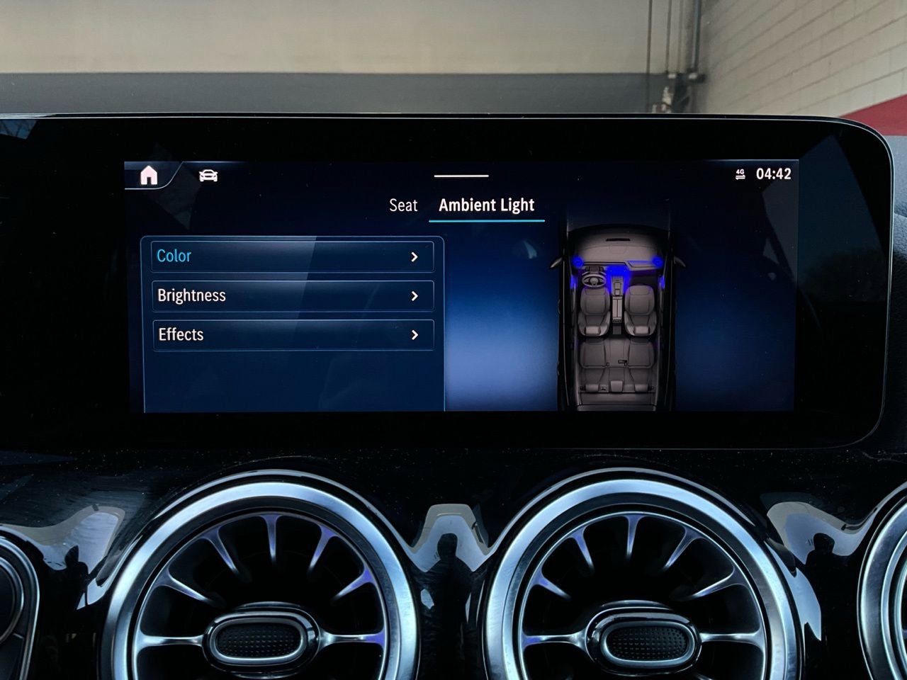 Used 2025 Mercedes-Benz GLA 250 4MATIC image 33