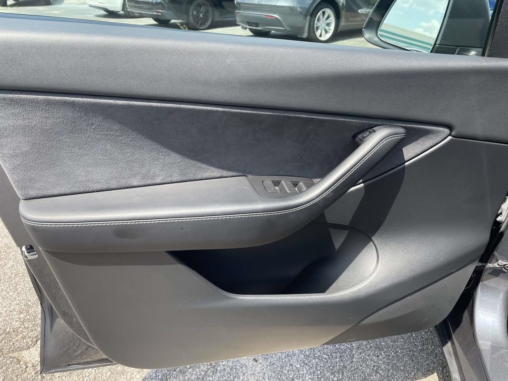 Used 2021 Tesla Model Y Performance AWD/4WD image 17
