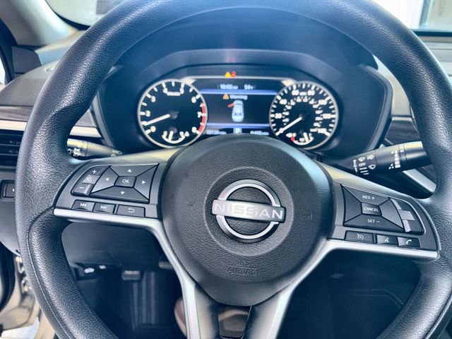 Used 2023 Nissan Altima 2.5 SV image 14