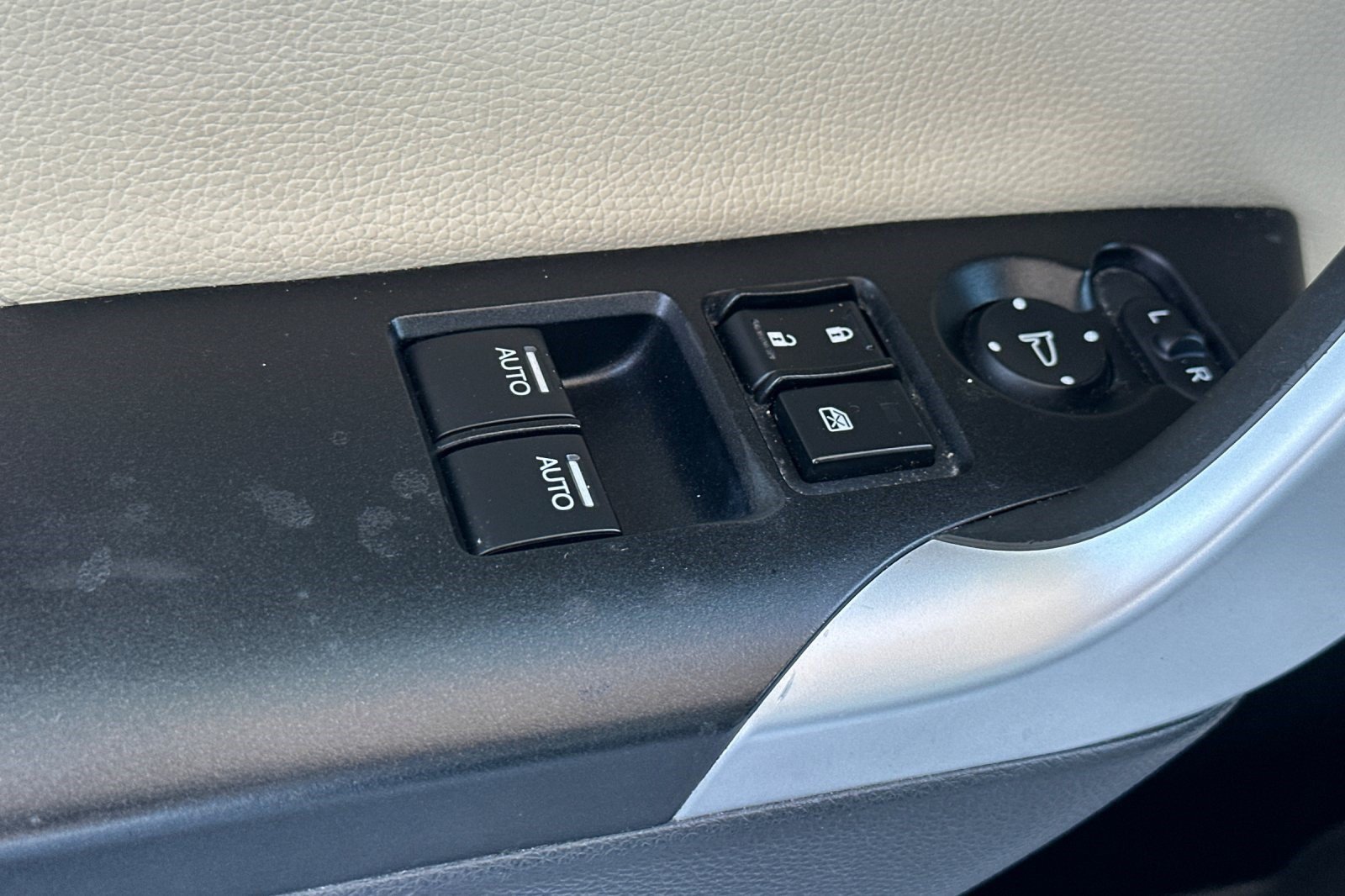 Used 2015 Honda Accord EX-L image 13