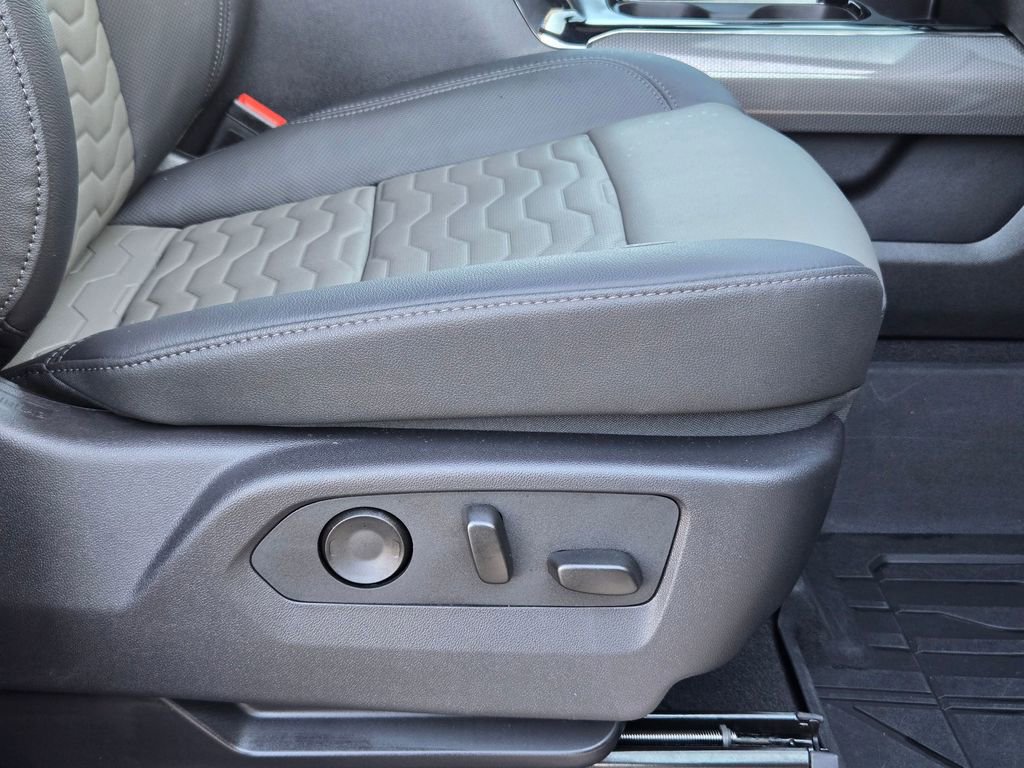 Used 2025 Chevrolet Silverado 1500 ZR2 w/ Technology Package image 28