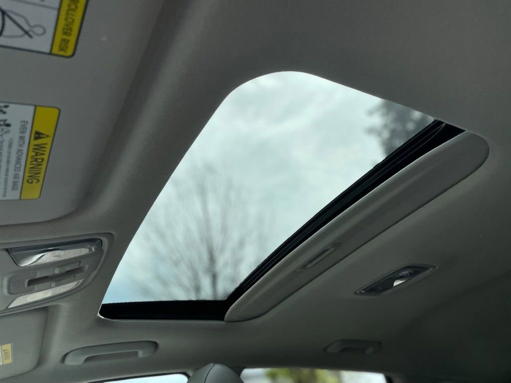 Used 2020 Kia Niro Touring FWD image 19