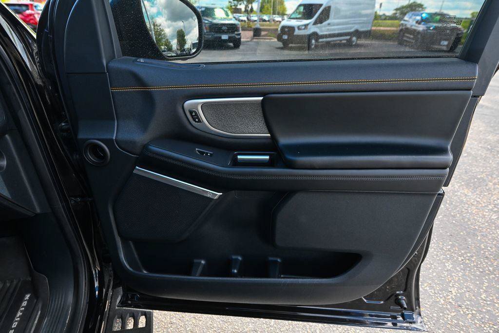 Used 2025 Ford Expedition Tremor AWD/4WD image 28