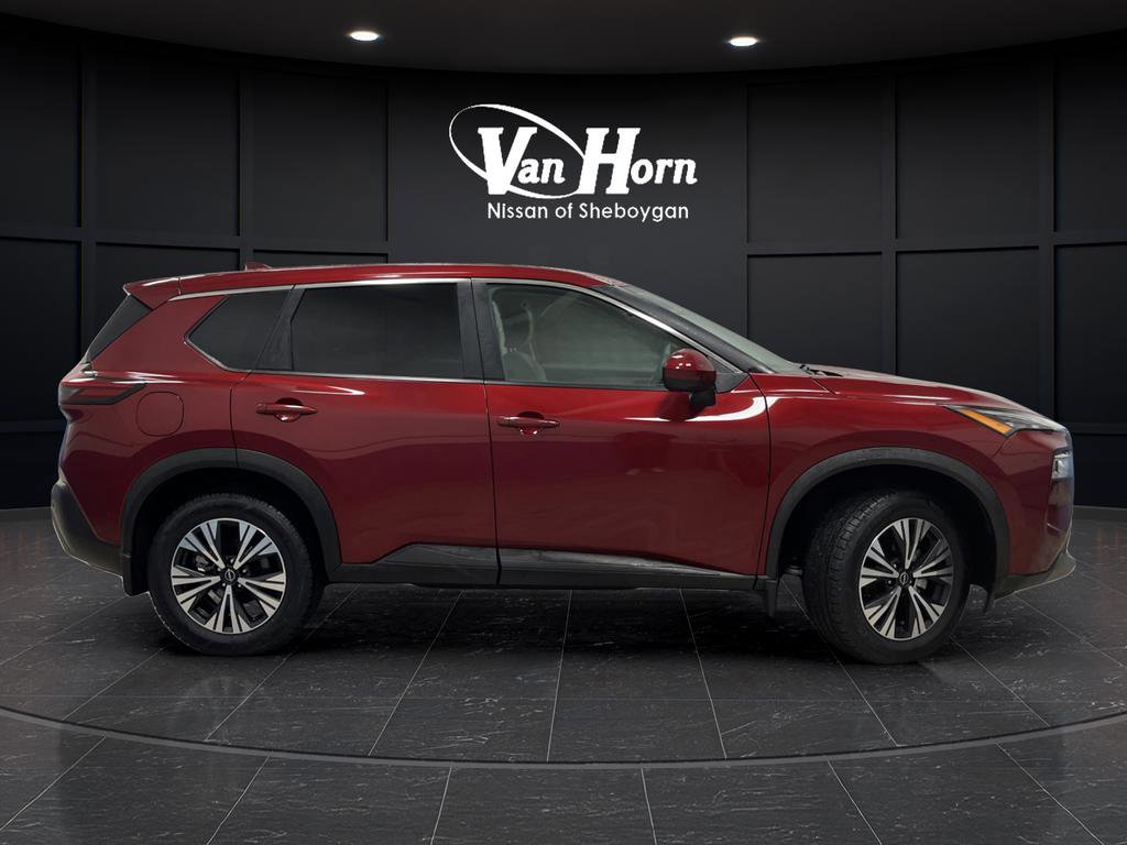 Used 2023 Nissan Rogue SV image 2
