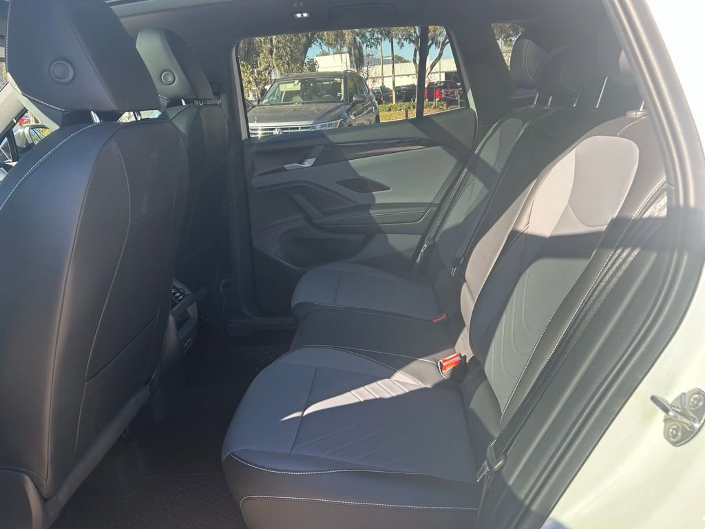 Certified 2025 Volkswagen Tiguan SE R-Line image 49