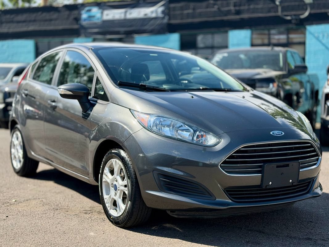 Used 2016 Ford Fiesta SE FWD image 1