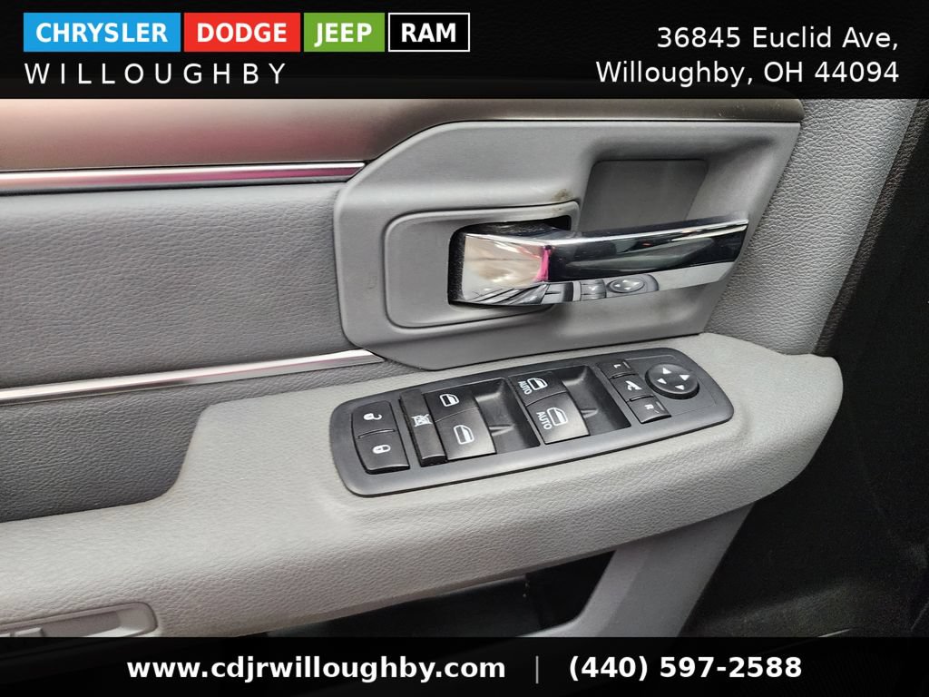 Used 2019 RAM 1500 Classic SLT w/ Black Appearance Group AWD/4WD image 12