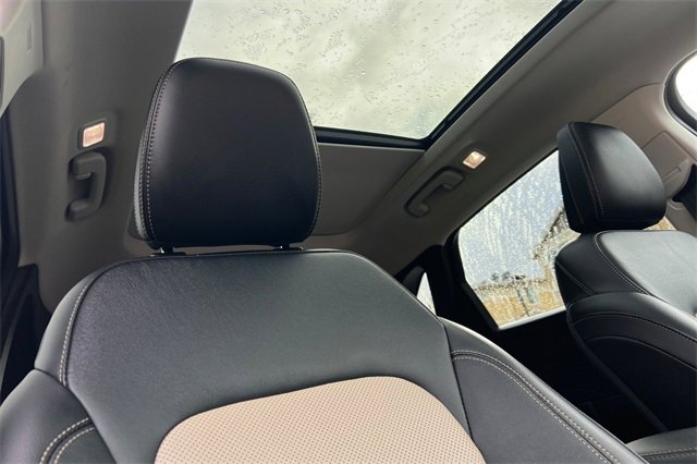 Used 2022 Ford Escape Titanium w/ Titanium Premium Package image 19