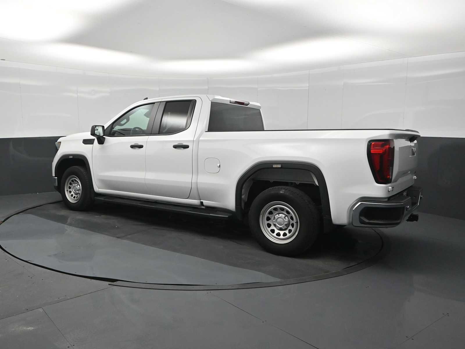 Used 2024 GMC Sierra 1500 Pro w/ Pro Value Package AWD/4WD image 6