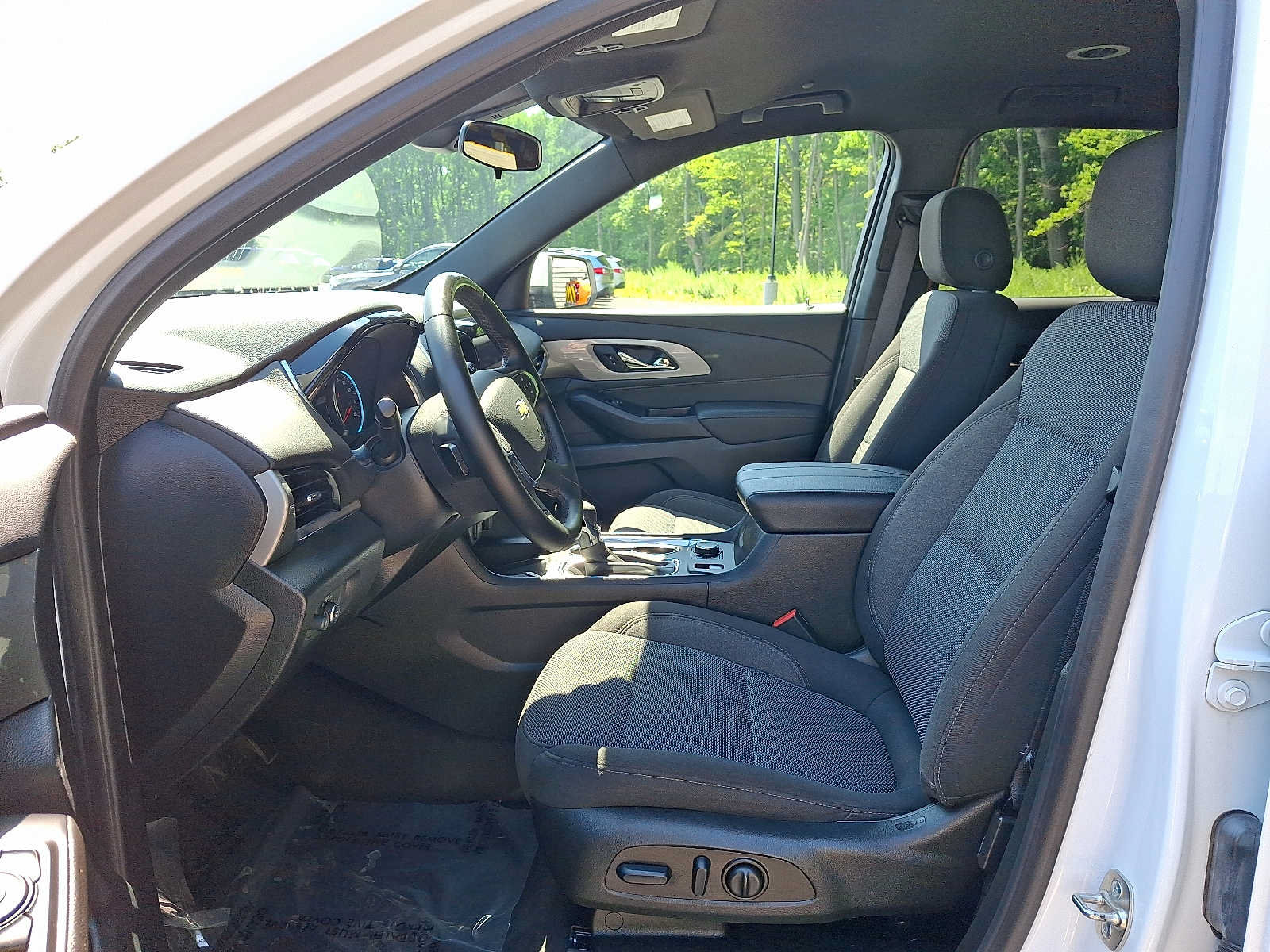 Used 2024 Chevrolet Traverse LT AWD/4WD image 13
