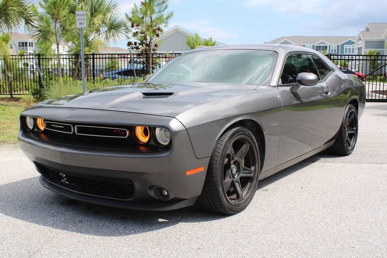 Used 2018 Dodge Challenger R/T Plus RWD image 3