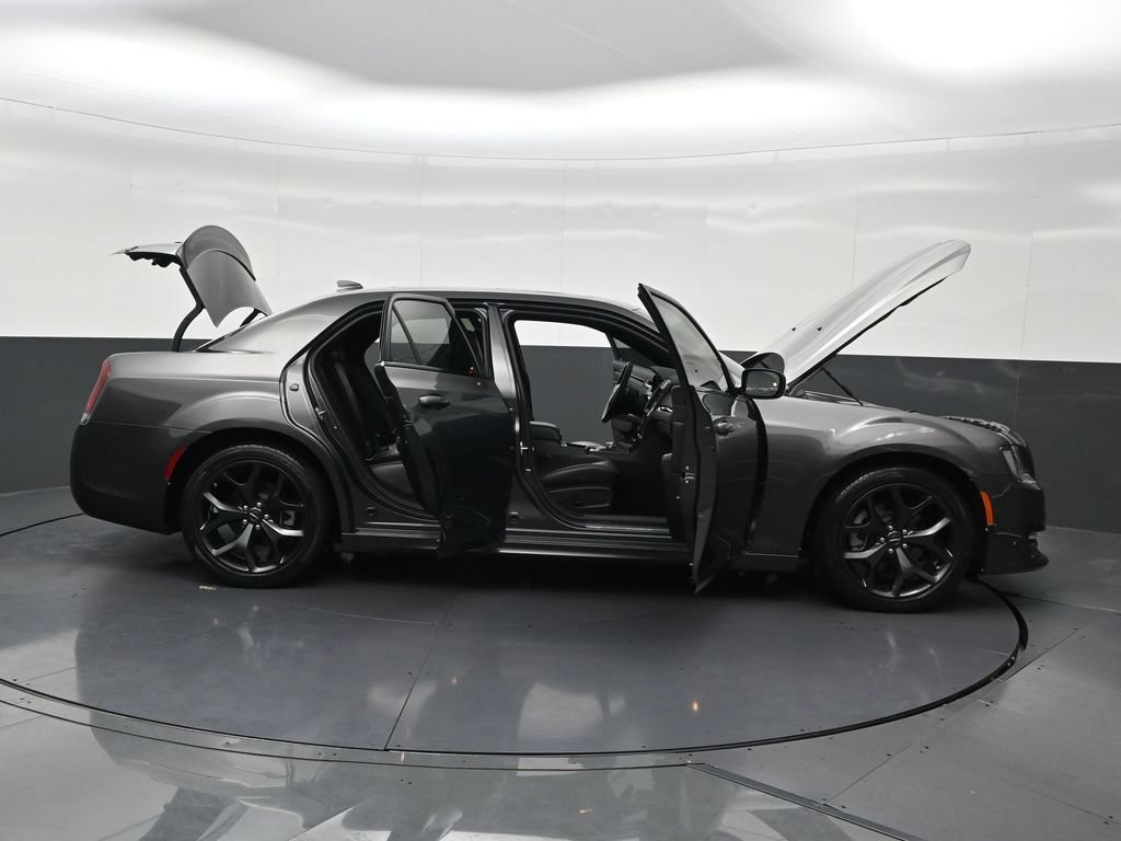 Used 2023 Chrysler 300 S w/ Comfort Group RWD image 34