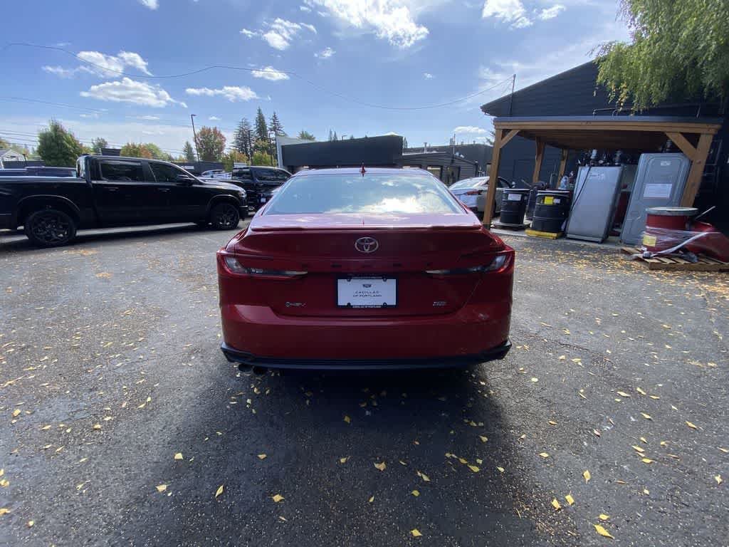 Used 2025 Toyota Camry SE FWD image 5