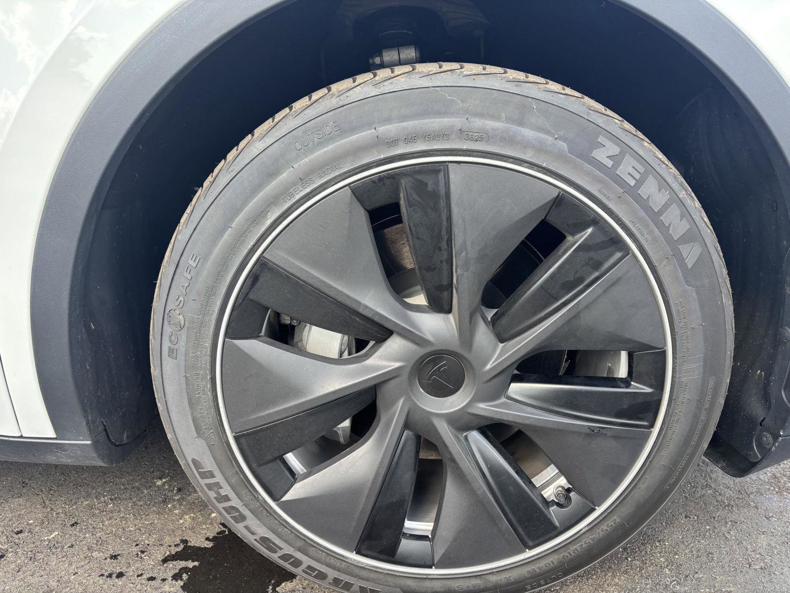 Used 2023 Tesla Model Y Long Range AWD/4WD image 14
