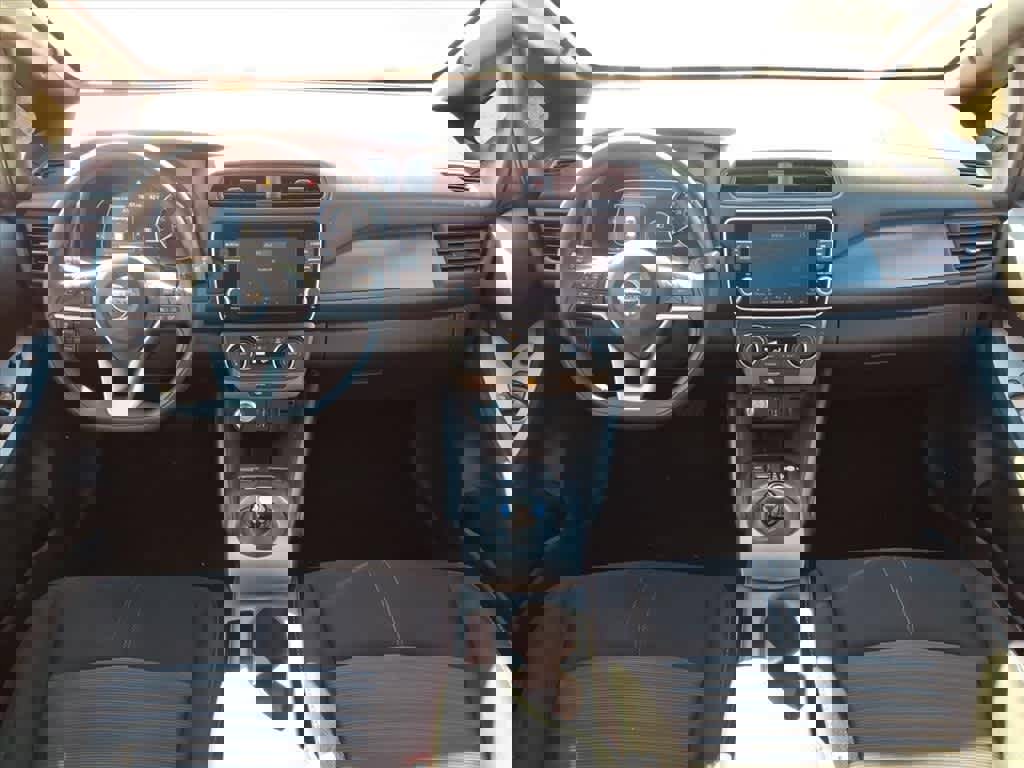 Used 2022 Nissan Leaf S image 11