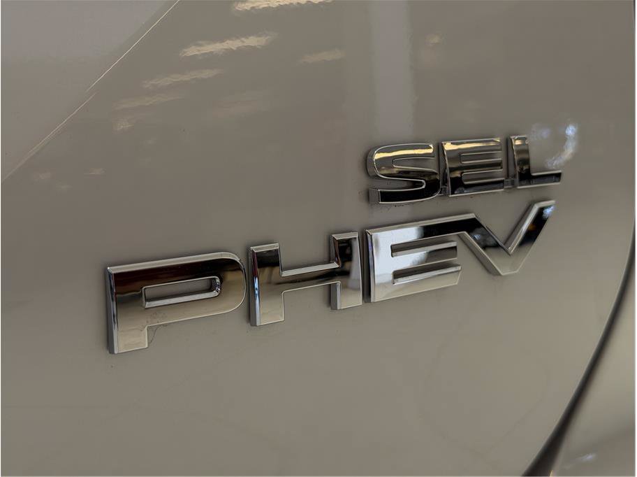 Used 2025 Mitsubishi Outlander 4WD Plug-In Hybrid image 29