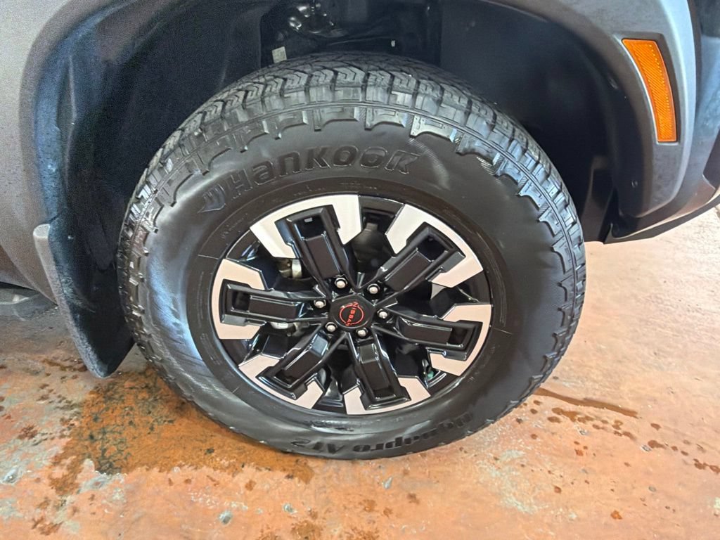 Used 2024 Nissan Frontier PRO-4X w/ Technology Package AWD/4WD image 10