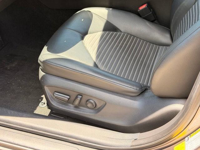 Used 2022 Toyota Camry SE FWD image 21