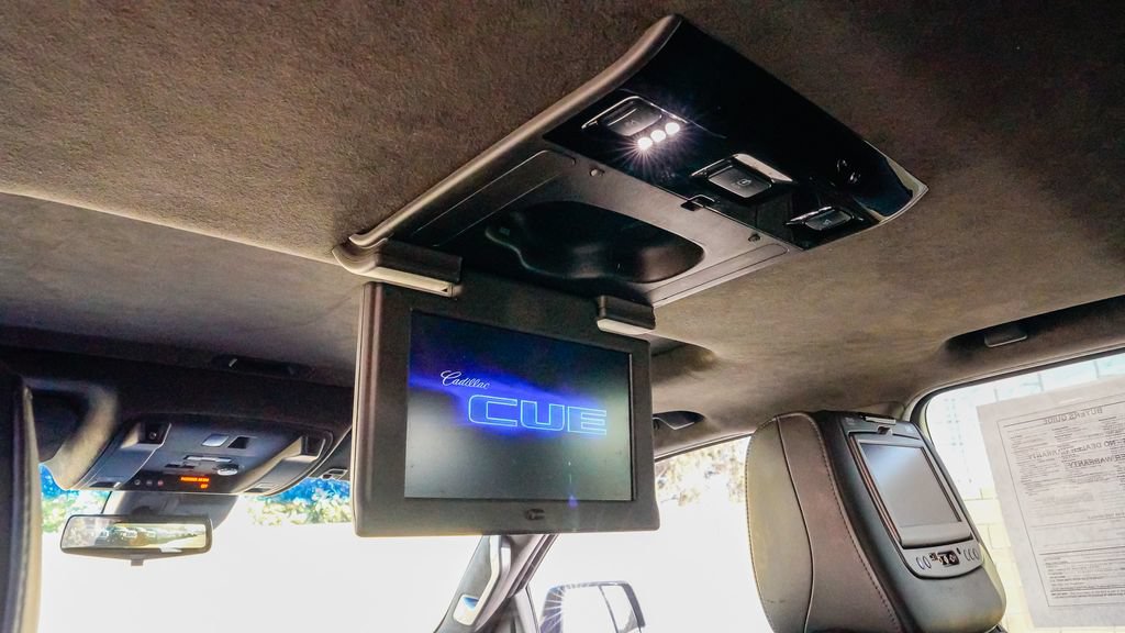 Used 2018 Cadillac Escalade ESV Platinum AWD/4WD image 13