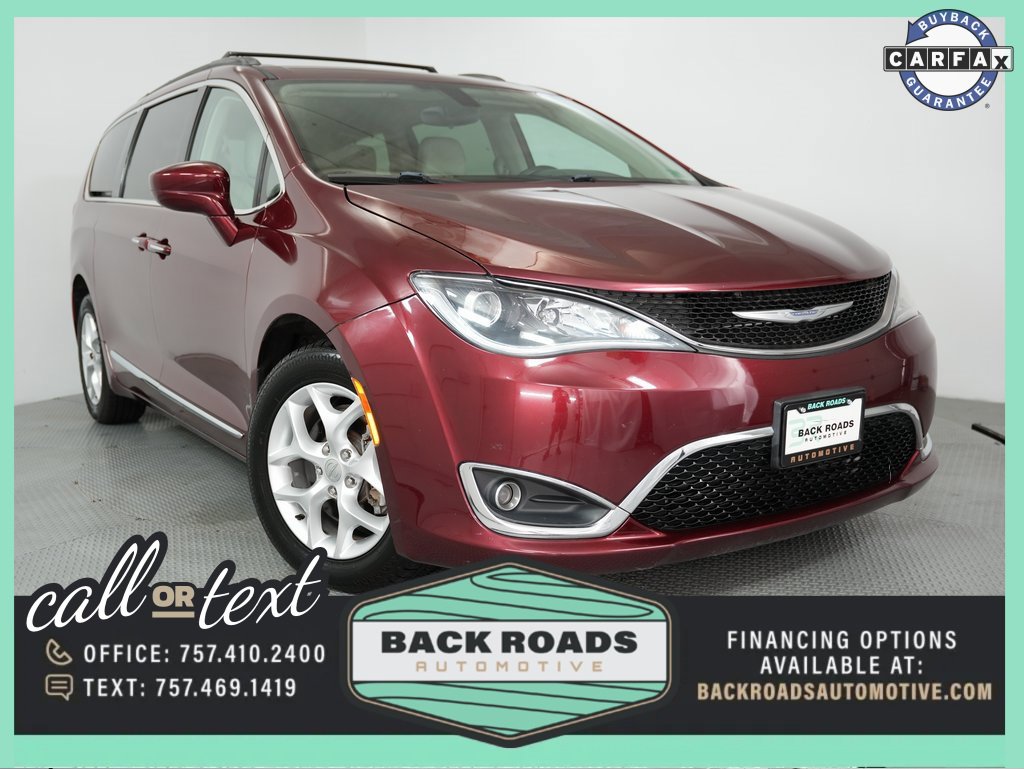 Used 2017 Chrysler Pacifica Touring-L w/ Tire & Wheel Group