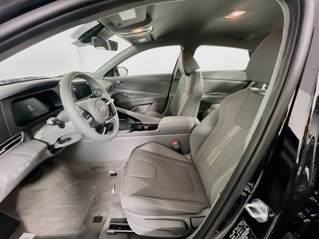 New 2026 Hyundai Elantra Hybrid FWD image 18