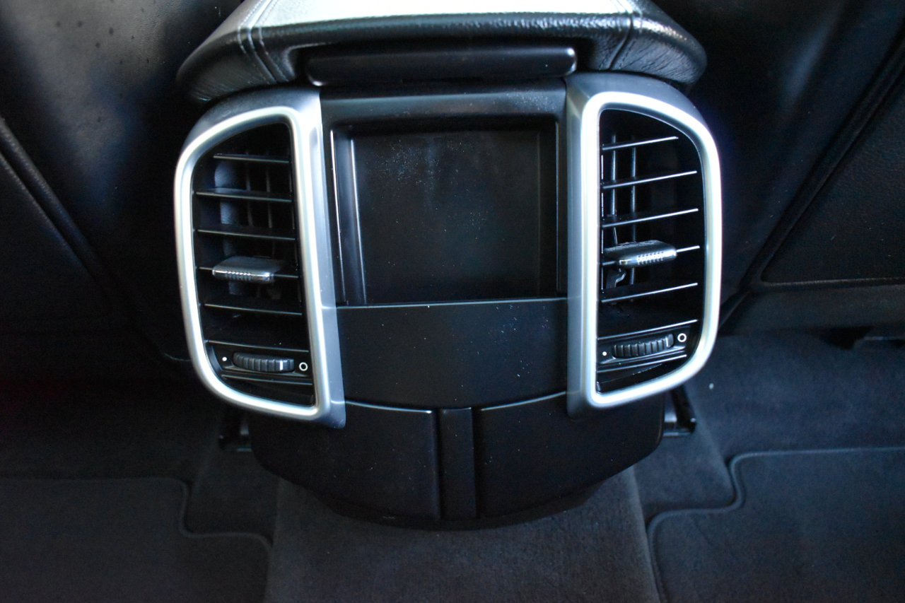 Used 2018 Porsche Cayenne Platinum Edition image 43