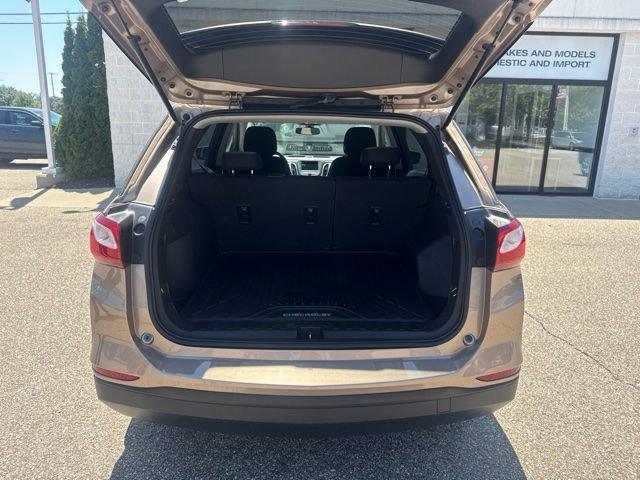 Used 2018 Chevrolet Equinox LT w/ Sun & Infotainment Package AWD/4WD image 7