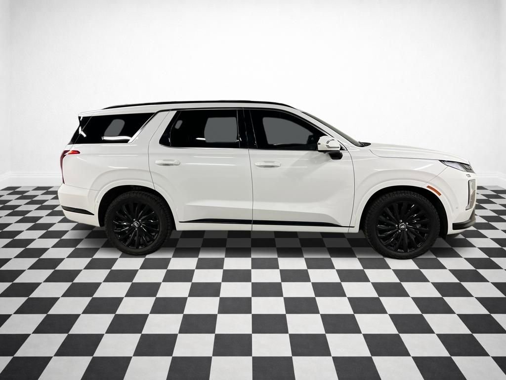 Used 2024 Hyundai Palisade Calligraphy image 2