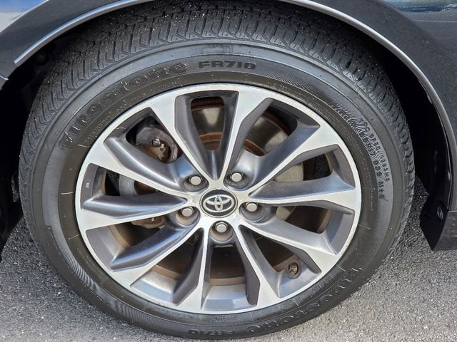 Used 2018 Toyota Avalon XLE Premium w/ All Weather Liner Package FWD image 18