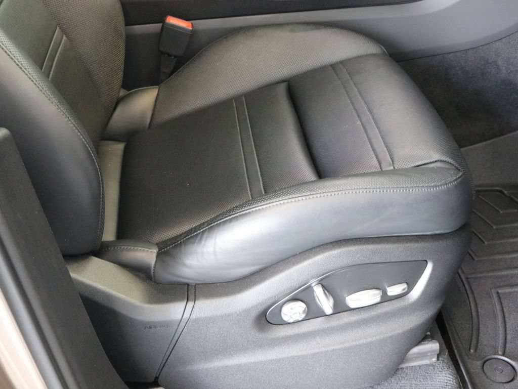 Used 2019 Porsche Cayenne S AWD/4WD image 48