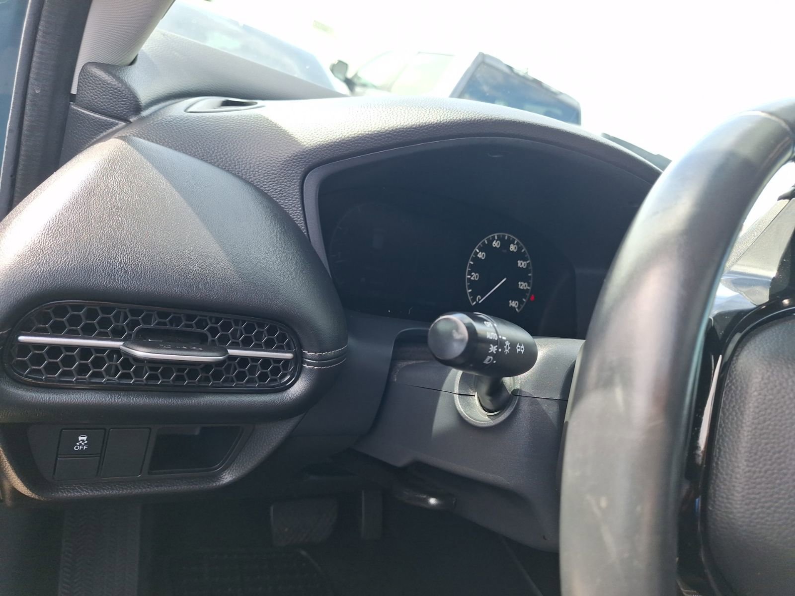 Used 2023 Honda HR-V EX-L image 17