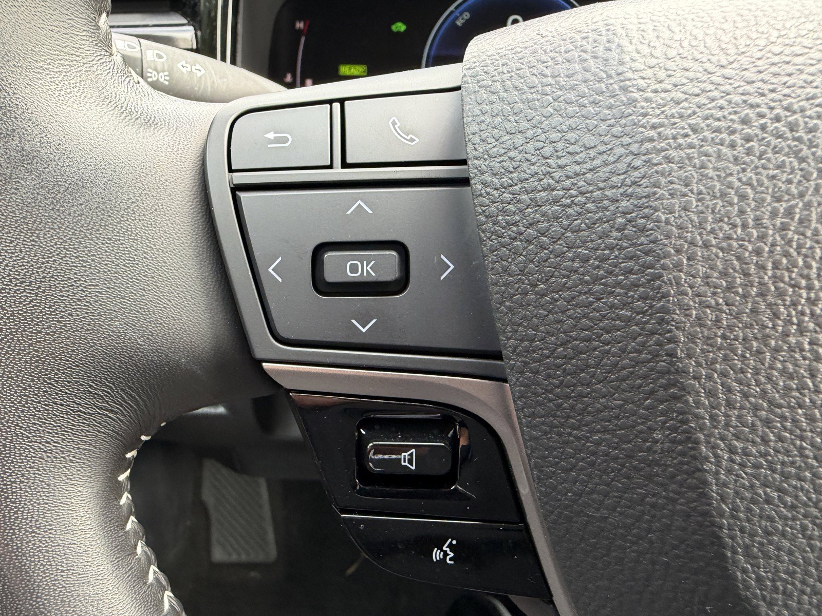 Used 2025 Toyota Camry SE FWD image 23