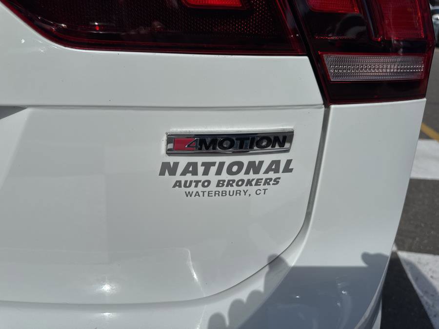 Used 2021 Volkswagen Tiguan SE R-Line image 45