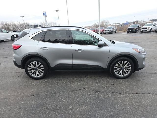 Certified 2022 Ford Escape Titanium image 10
