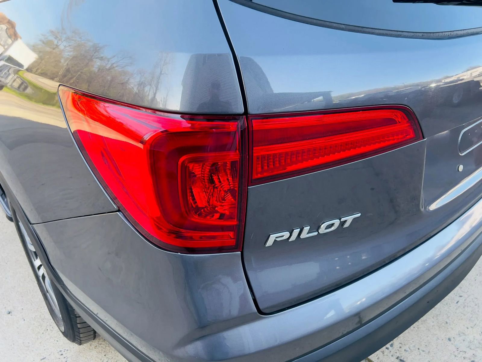 Used 2018 Honda Pilot EX-L image 9
