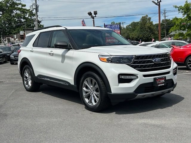 Used 2021 Ford Explorer XLT w/ Equipment Group 202A AWD/4WD image 3