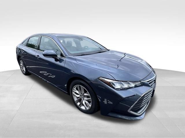 Used 2019 Toyota Avalon XLE w/ Moonroof Package FWD image 10