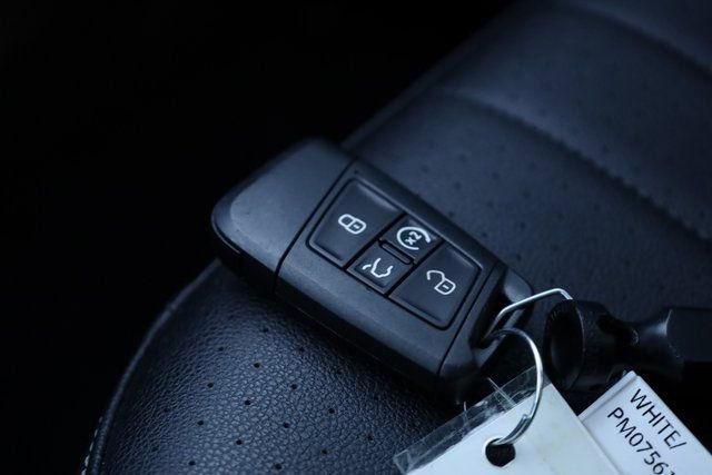 Used 2023 Volkswagen Tiguan SE R-Line image 27