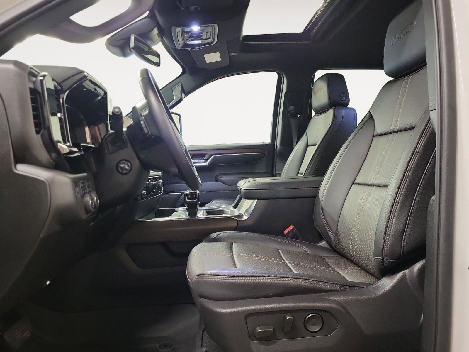 Used 2024 Chevrolet Silverado 1500 High Country w/ High Country Premium Package image 10