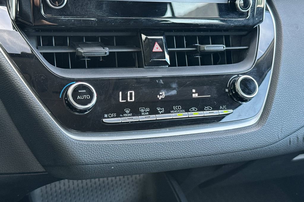 Used 2020 Toyota Corolla LE image 20