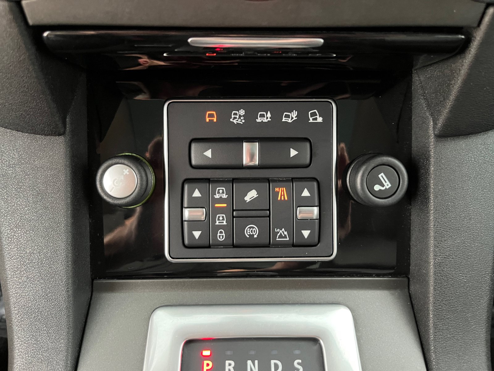 Used 2015 Land Rover LR4 HSE AWD/4WD image 31