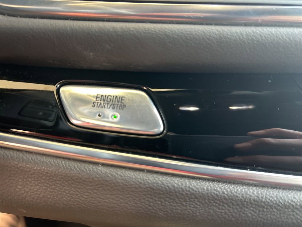 Used 2023 Buick Enclave Avenir w/ Avenir Technology Package image 27