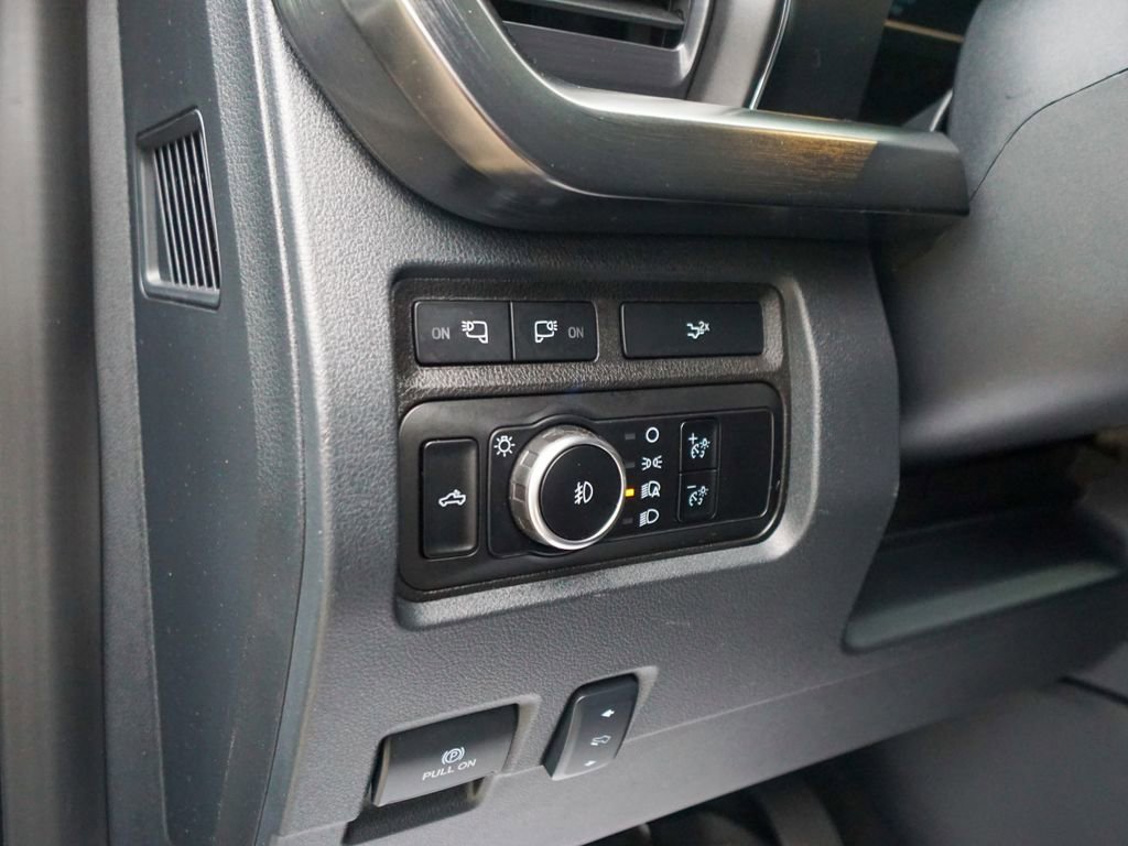 Used 2023 Ford F250 Lariat w/ Black Appearance Package image 24