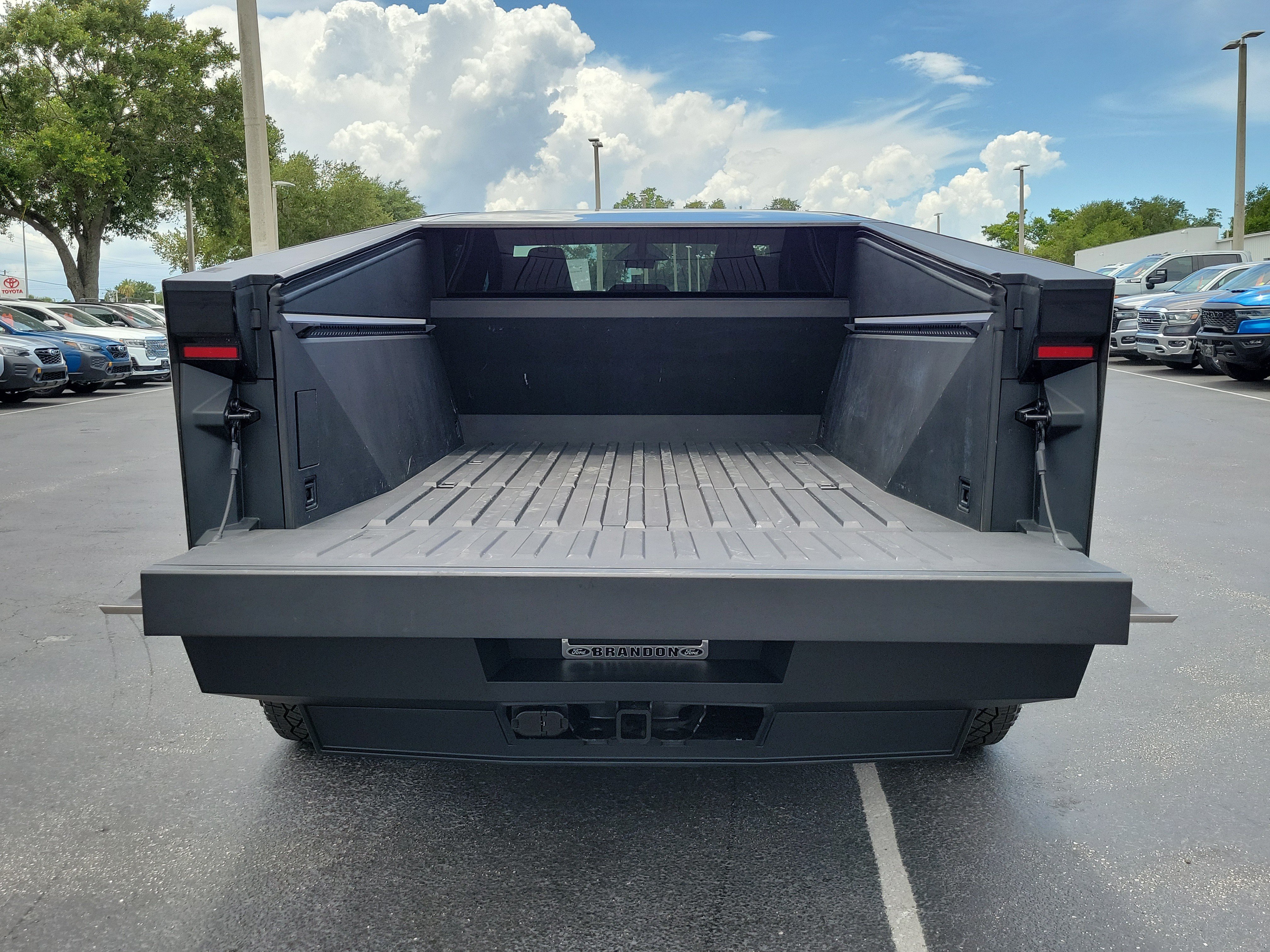 Used 2024 Tesla Cybertruck Cyberbeast AWD/4WD image 9