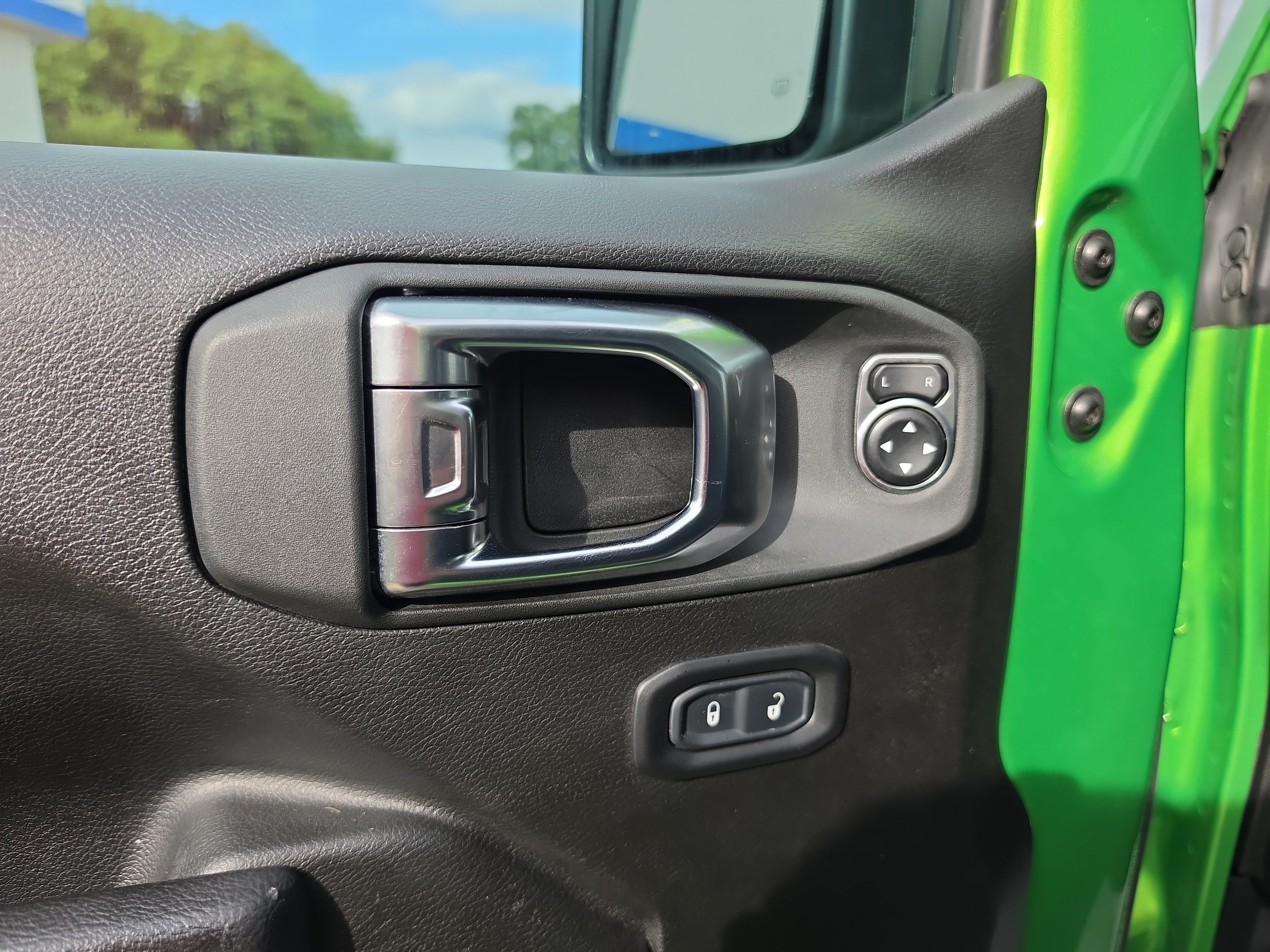 Used 2025 Jeep Gladiator Sport AWD/4WD image 19
