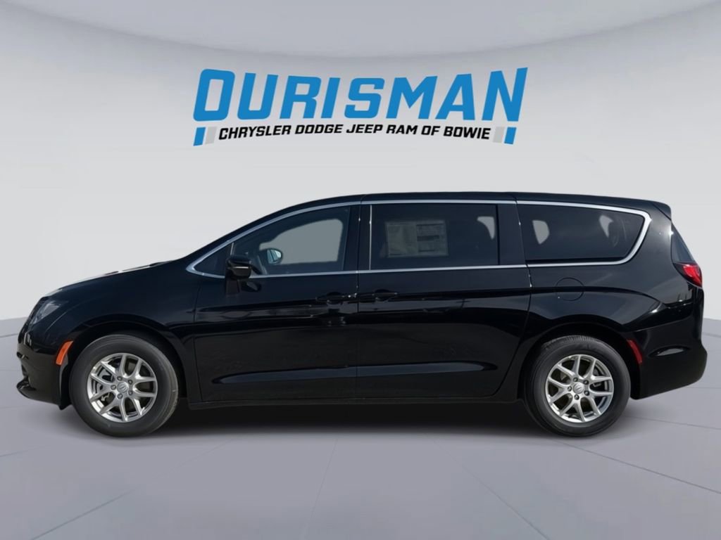 New 2026 Chrysler Voyager LX image 3