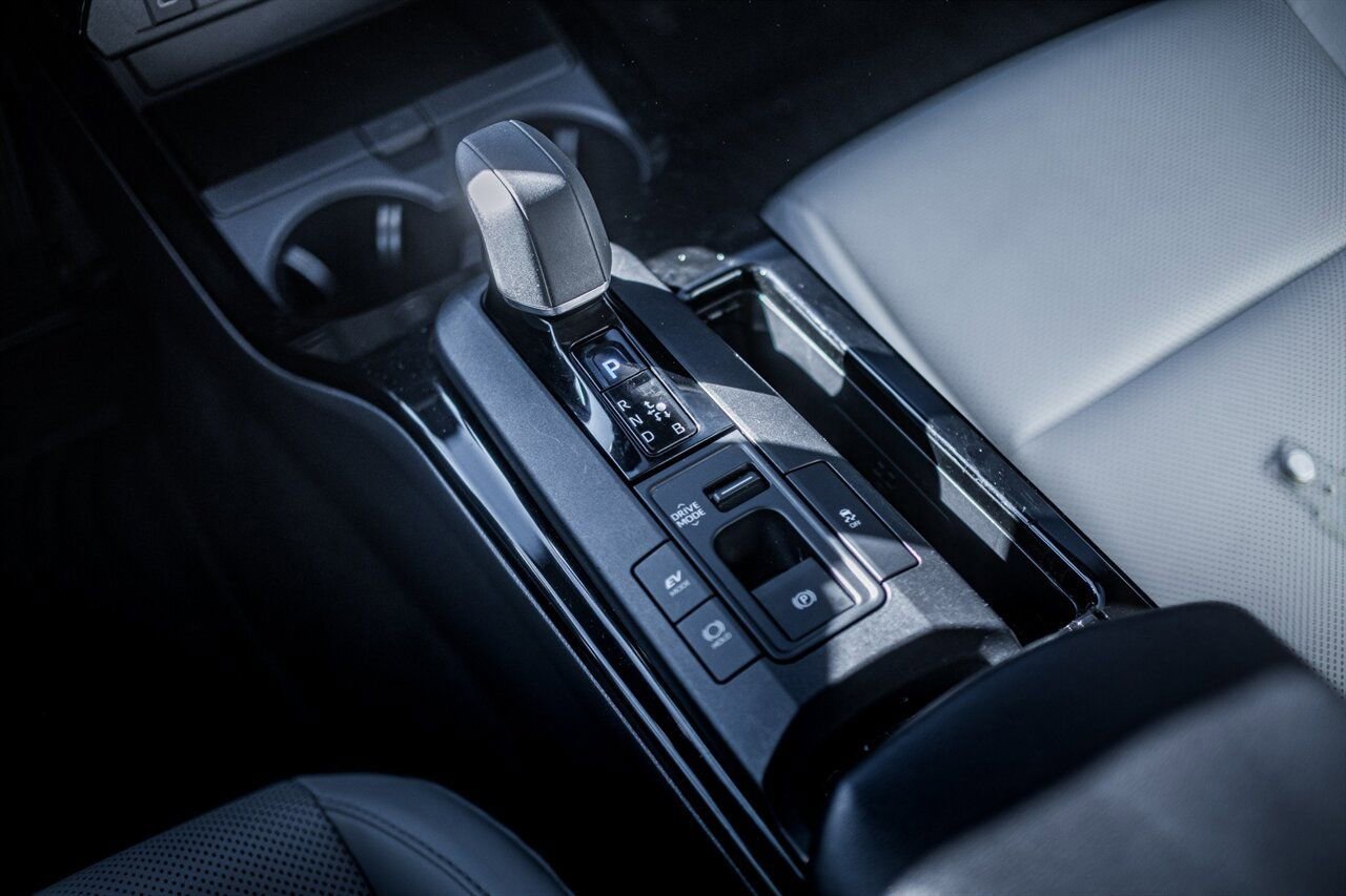 Used 2024 Toyota Prius XLE image 27