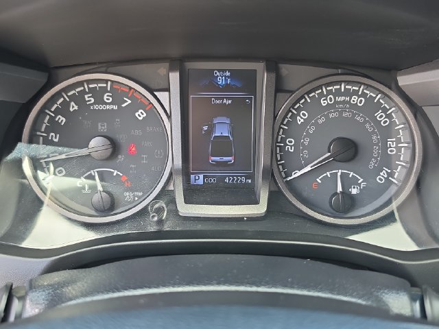 Used 2020 Toyota Tacoma TRD Sport AWD/4WD image 27