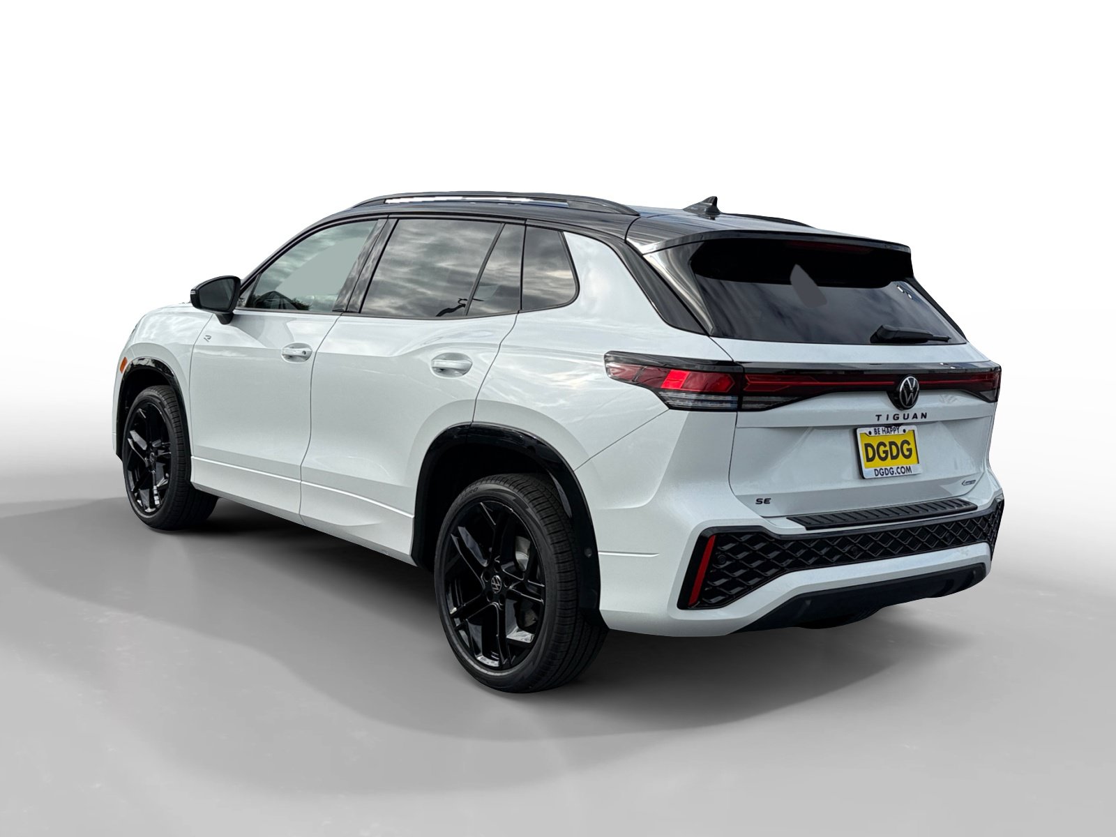 New 2026 Volkswagen Tiguan SE R-Line AWD/4WD image 3